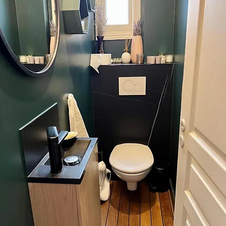 Beautiful Eiffel Tower 2 Bdr